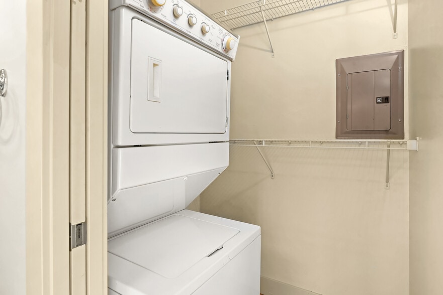 More Photos Of 1502 NW 52nd St, Seattle Office Residential For Sale