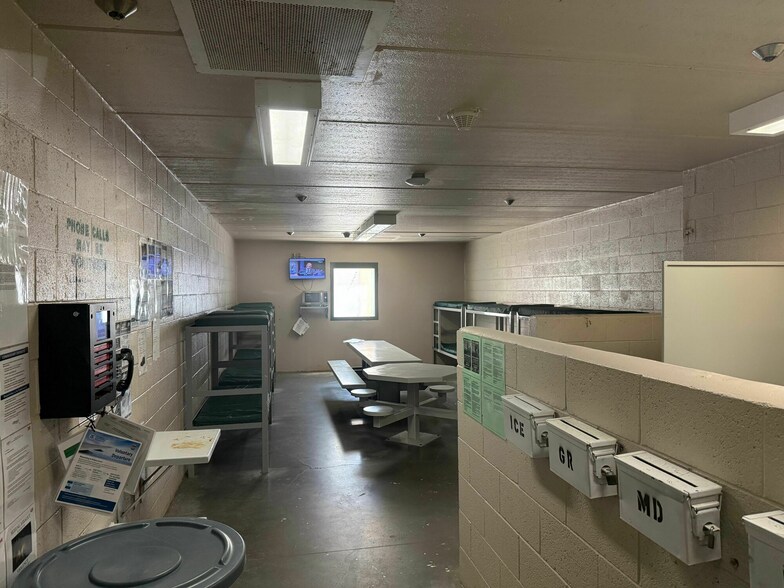 More Photos Of 406 N Avenue D, San Luis Correctional Facility For Sale