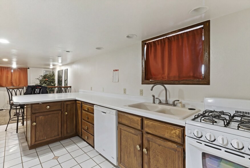 More Photos Of 5680 S 1300 E, Murray Multifamily For Sale