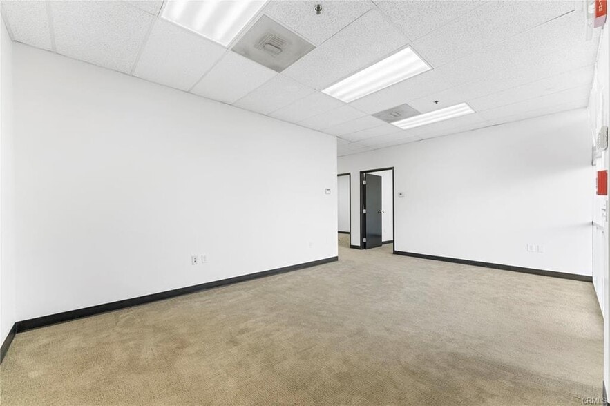 More Photos Of 15350 Fairfield Ranch Rd, Chino Hills Warehouse For Lease