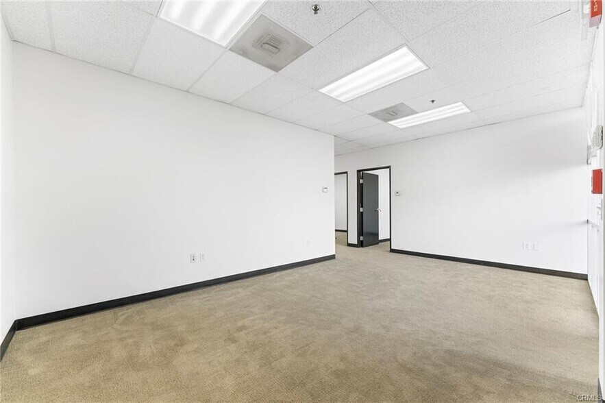 More Photos Of 15350 Fairfield Ranch Rd, Chino Hills Warehouse For Lease