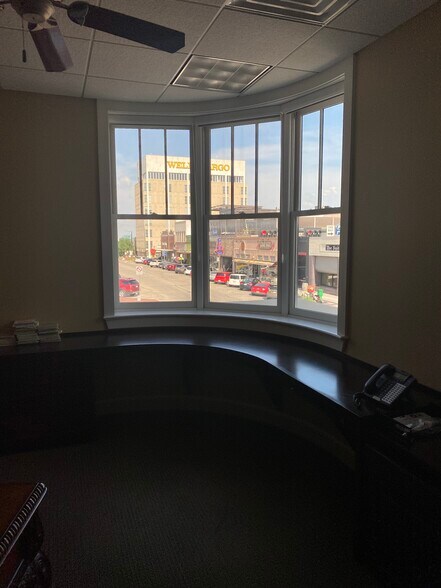 More Photos Of 101 N Elm St, Denton Freestanding For Lease