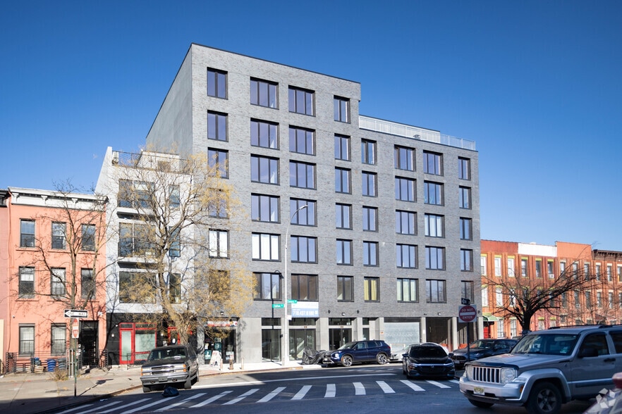 More Photos Of 17 Somers St, Brooklyn Apartments For Lease