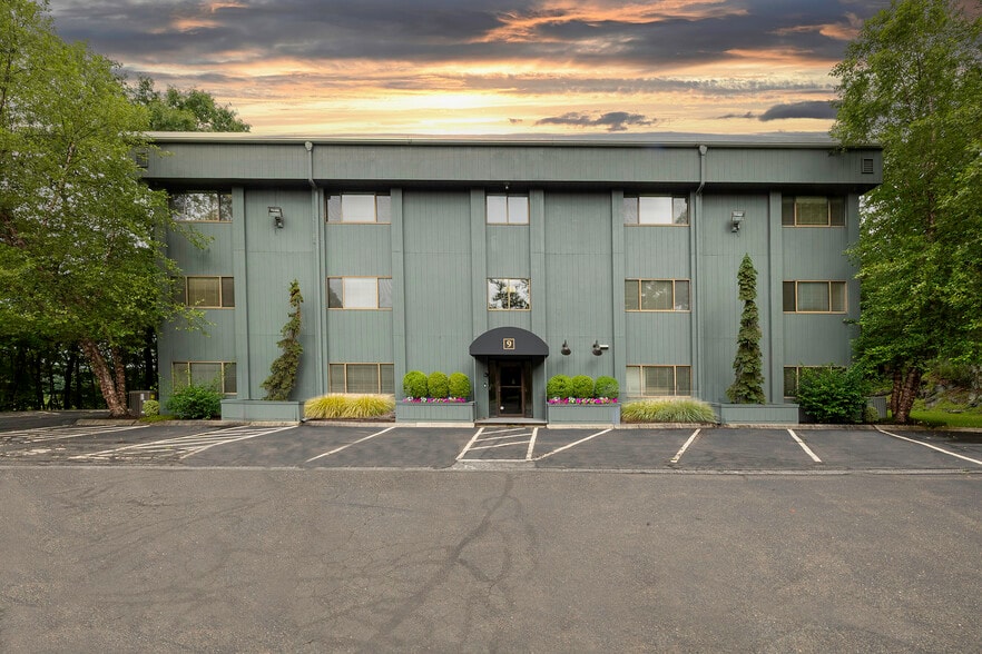 More Photos Of 9 Old Sugar Hollow Rd, Danbury Office For Sale