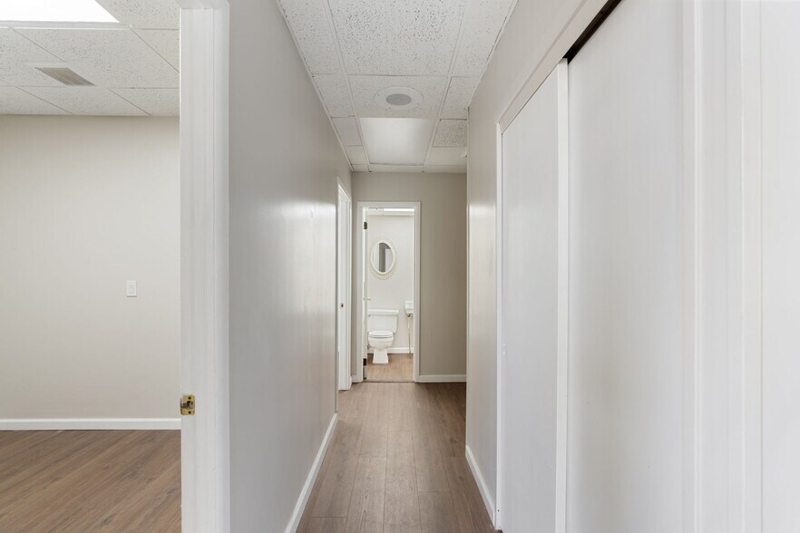 More Photos Of 2627 Hylan Blvd, Staten Island Medical For Lease