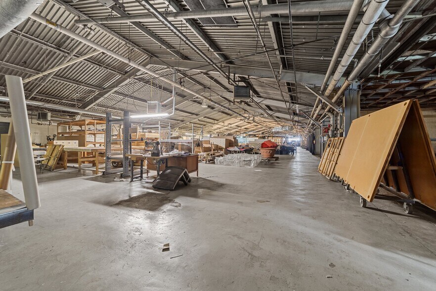 More Photos Of 1801 S University Pky, High Point Manufacturing For Sale