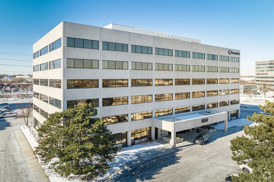 More Photos Of 707 Skokie Blvd, Northbrook Unknown For Lease