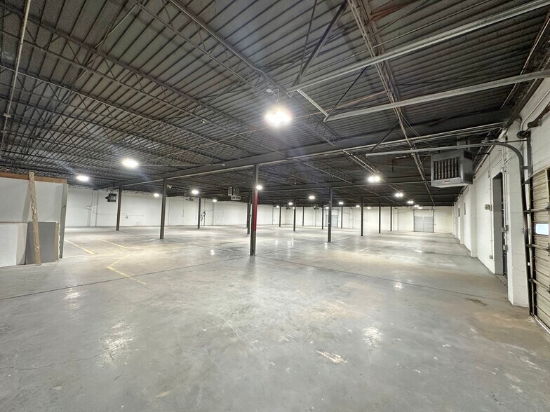 More Photos Of 4600 N Cooper Ave, Oklahoma City Warehouse For Lease