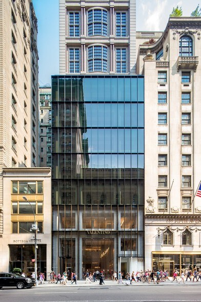 More Photos Of 693 Fifth Ave, New York Office For Lease