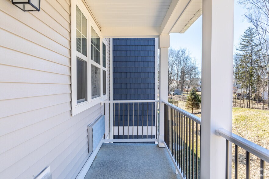 More Photos Of 35 Violet Ave, Poughkeepsie Apartments For Lease