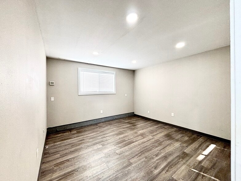 More Photos Of 4745 Lancaster Dr NE, Salem Warehouse For Lease