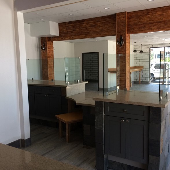 More Photos Of 206-214 N 1st Ave, Arcadia General Retail For Lease