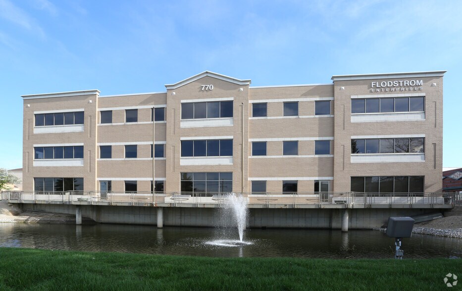 More Photos Of 770 Lake Cook Rd, Deerfield Office For Lease