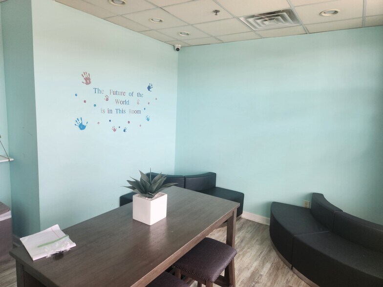 More Photos Of 5101 Dunlea Ct, Wilmington Storefront Retail Office For Lease