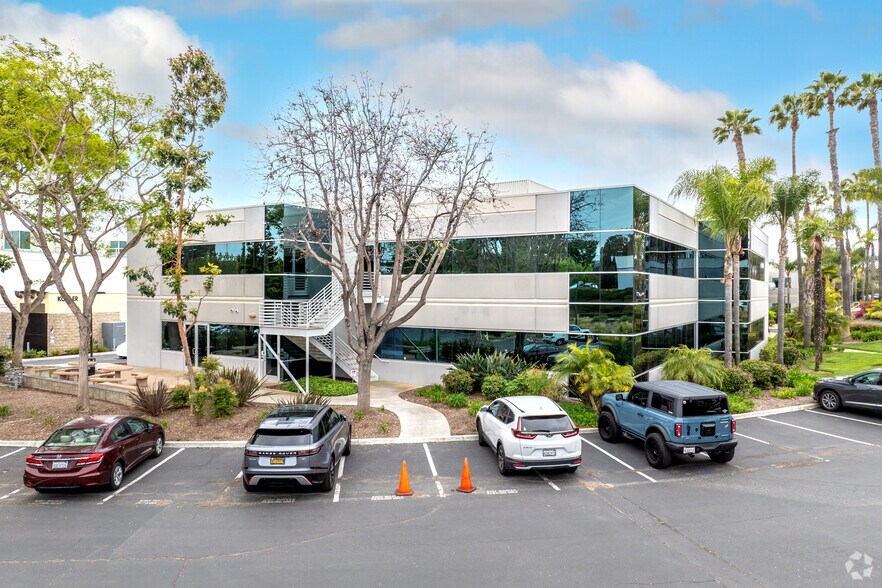 More Photos Of 9707 Waples St, San Diego Office For Lease