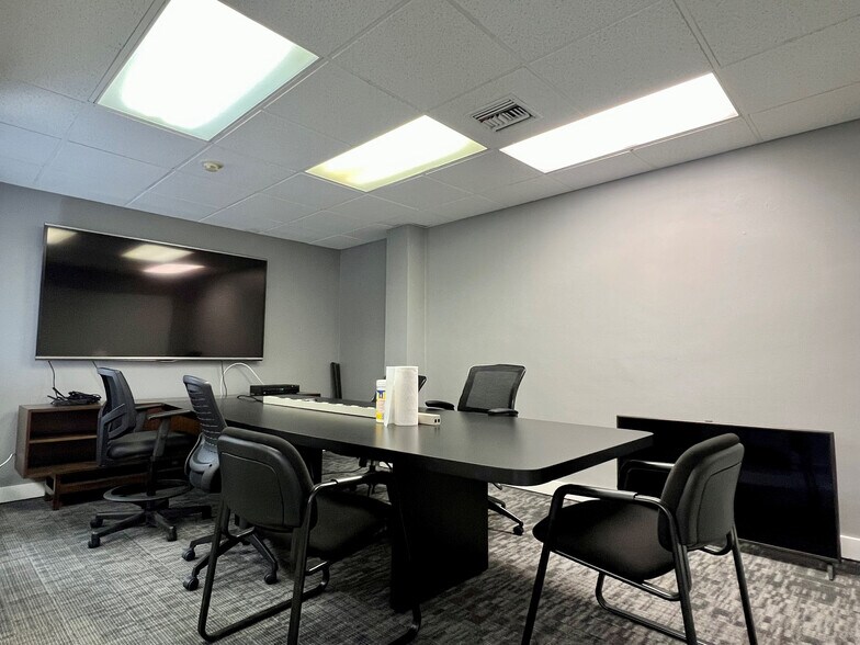 More Photos Of 25 W Anapamu St, Santa Barbara Office For Lease