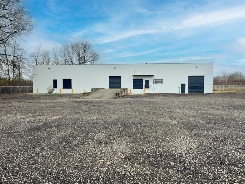 Primary Photo Of 2251 Performance Way, Columbus Warehouse For Lease