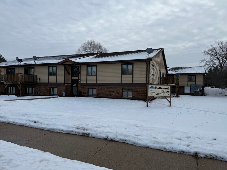 More Photos Of 165 S Chet Krause Dr, Iola Multifamily For Sale