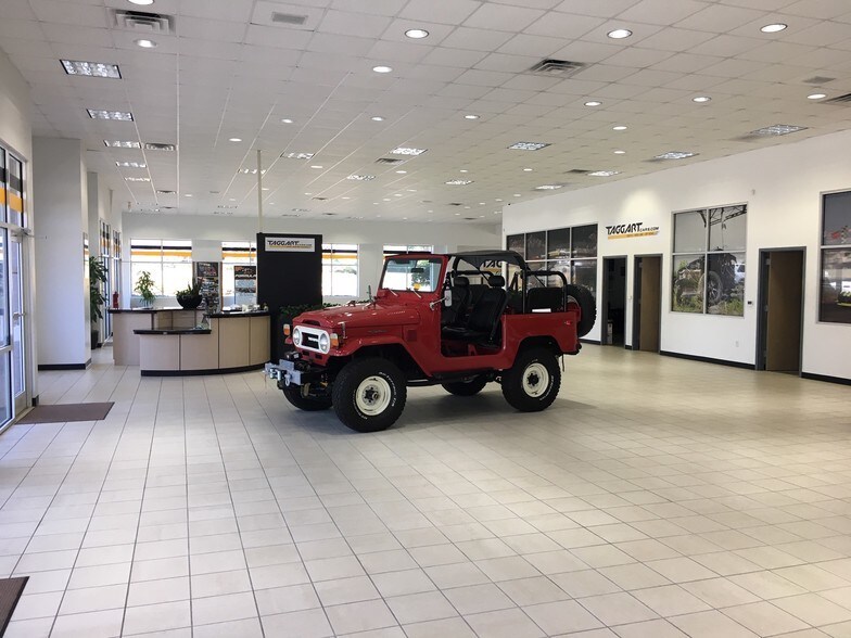 More Photos Of 1640 NW Maynard Rd, Cary Auto Dealership For Sale