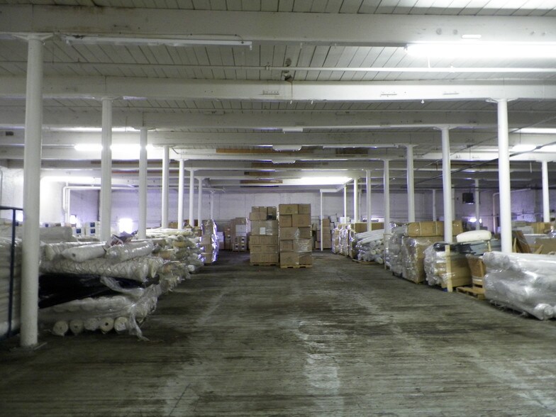 More Photos Of 7 Dunnell Ln, Pawtucket Warehouse For Lease