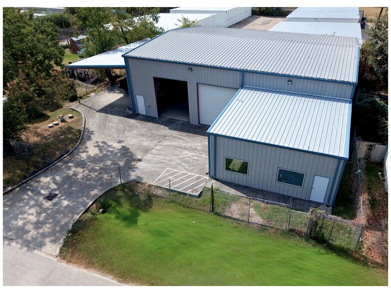 More Photos Of 19111 Applecrest Way, Spring Warehouse For Sale