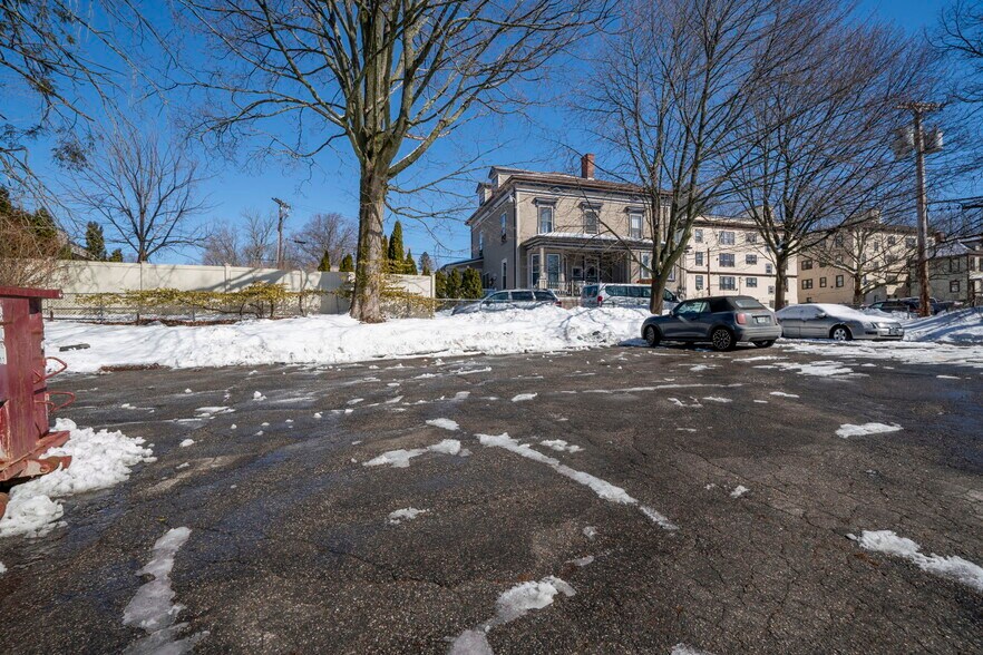 More Photos Of 86 Summer St, Haverhill Apartments For Lease