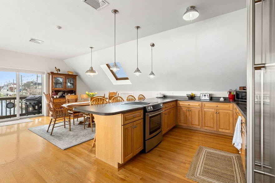 More Photos Of 112 Liberty St, Danvers Marina For Sale