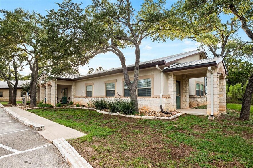 More Photos Of 800 W Highway 290, Dripping Springs Medical For Sale
