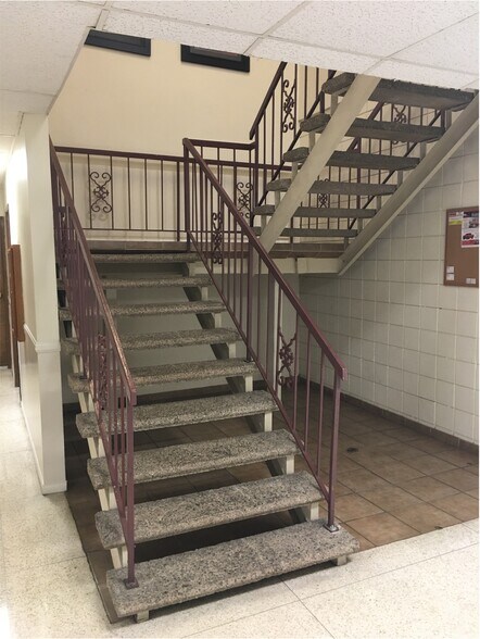 More Photos Of 11401 Valley Blvd, El Monte Office Residential For Lease