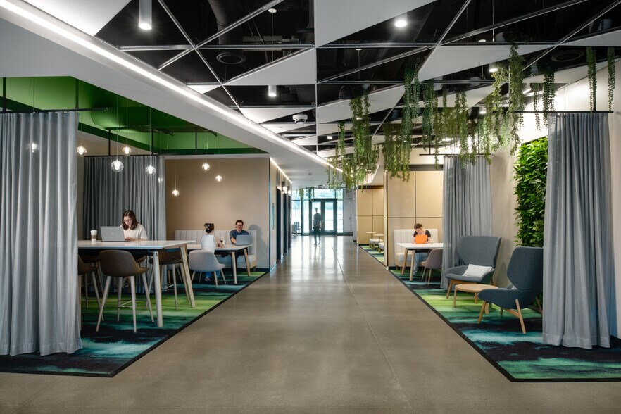 More Photos Of 501 Marketplace Ave, Coraopolis Office For Lease