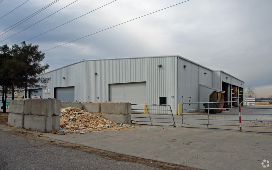 Primary Photo Of 2930 Atlas Dr, Erlanger Warehouse For Lease
