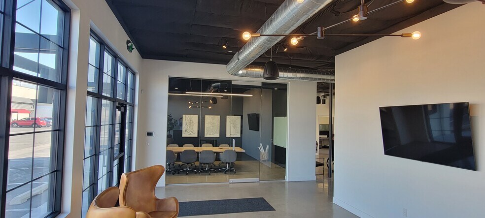 More Photos Of 265 W Crossroads, Salt Lake City Research And Development For Lease