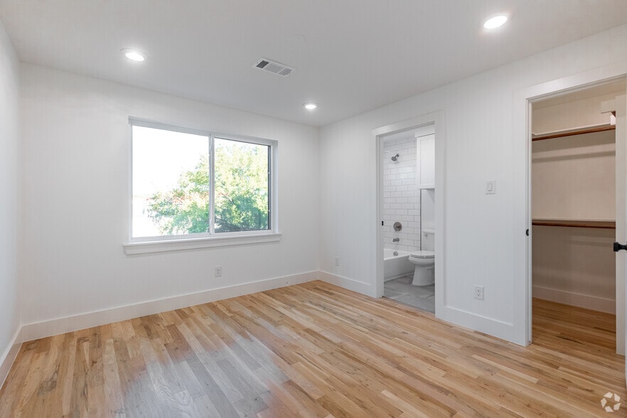 More Photos Of , Dallas Multifamily For Sale