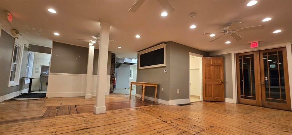 More Photos Of 31 Central Square, Troy Storefront Retail Residential For Lease