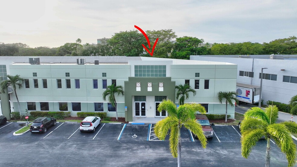 More Photos Of 1200 S Rogers Cir, Boca Raton Warehouse For Lease