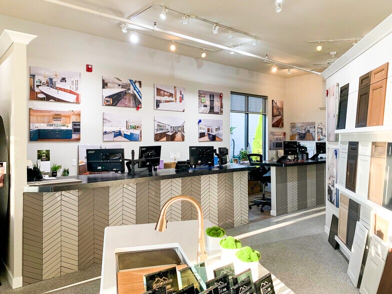 More Photos Of 3636 S 108th St, Milwaukee Freestanding For Sale