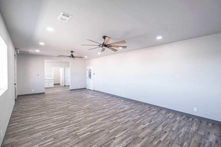 More Photos Of 14010 W Silver Fox Trl, Odessa Warehouse For Sale