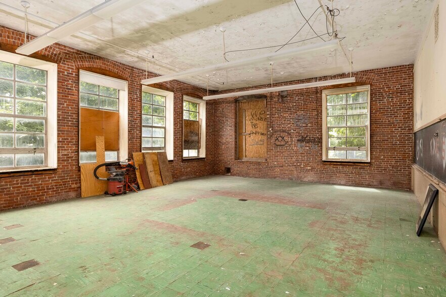 More Photos Of 167 George St, Pawtucket Apartments For Sale