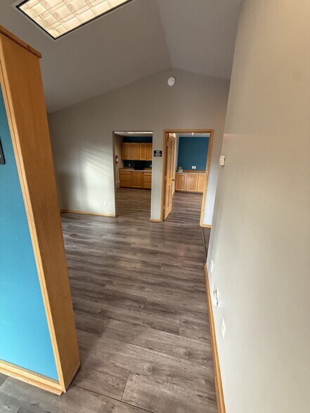 More Photos Of 917 SW Highland Ave, Redmond Office For Lease