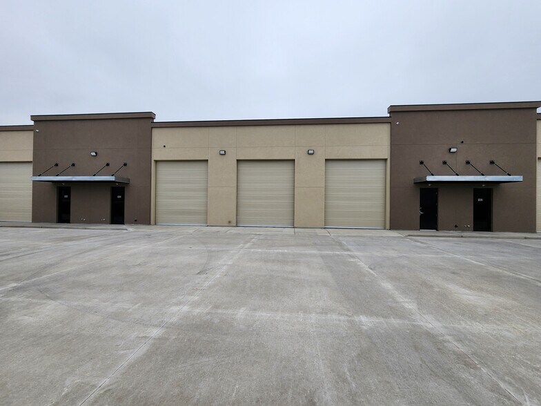 More Photos Of 965 Barstow Ave, Clovis Industrial For Lease