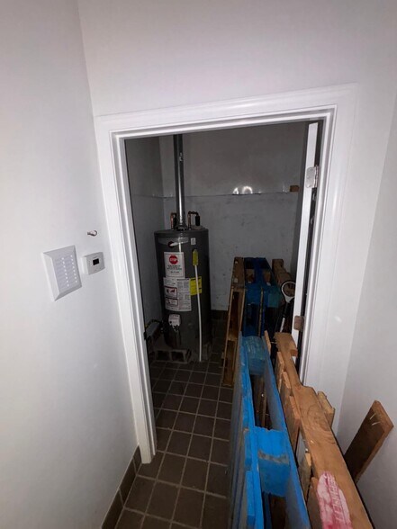 More Photos Of 975 Broadway St, Buffalo General Retail For Sale