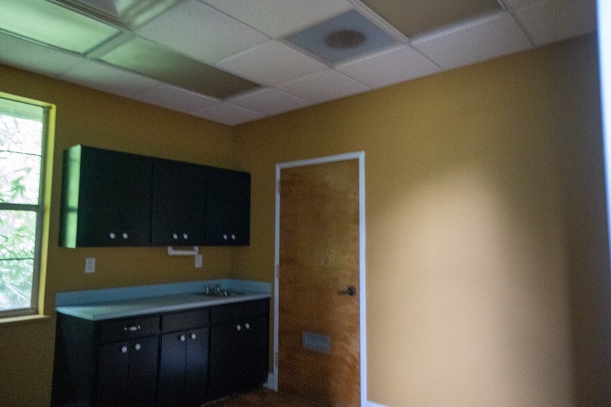 More Photos Of 103 N Washington Ave, Eatonton Medical For Lease