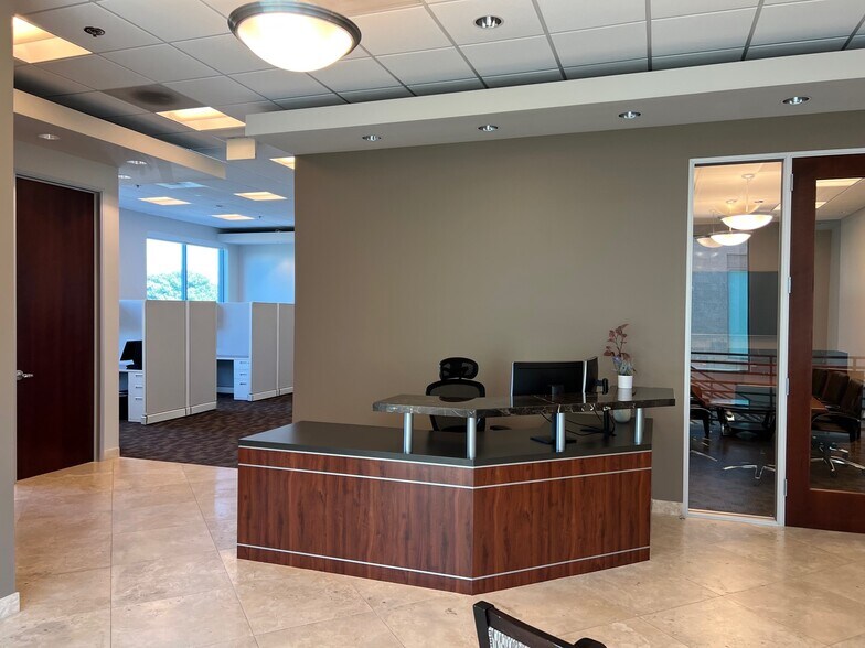 More Photos Of 830 Roosevelt Ave, Irvine Office For Sale