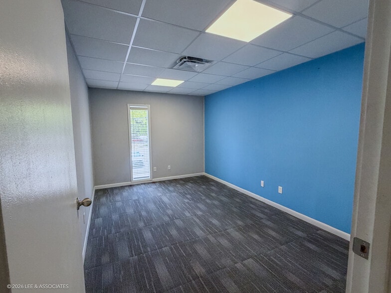 More Photos Of 1425 NW 6th St, Gainesville Office For Lease