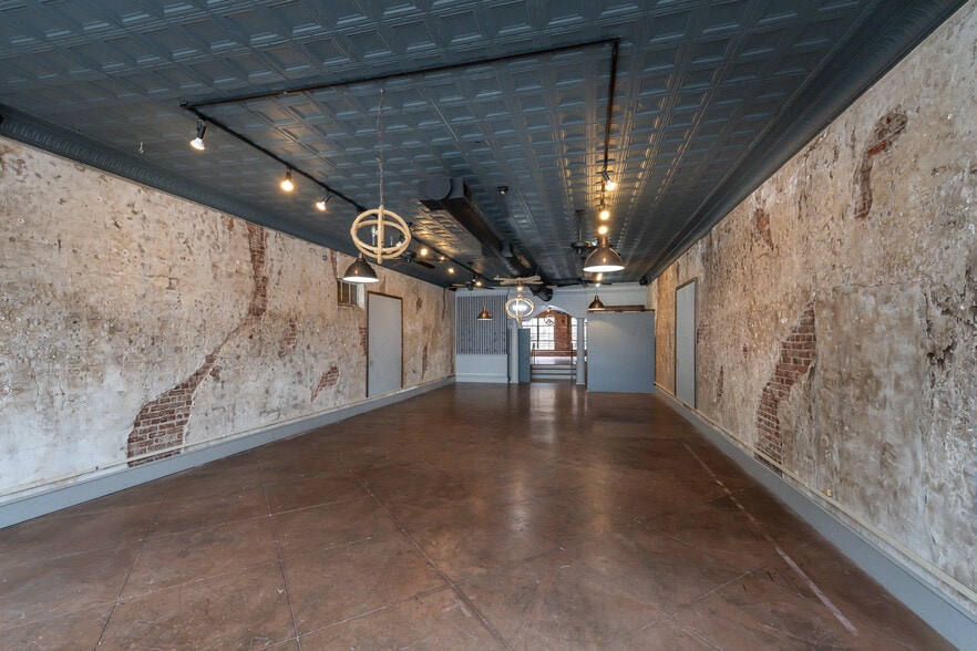 More Photos Of 512 E Main St, Spartanburg Storefront For Sale
