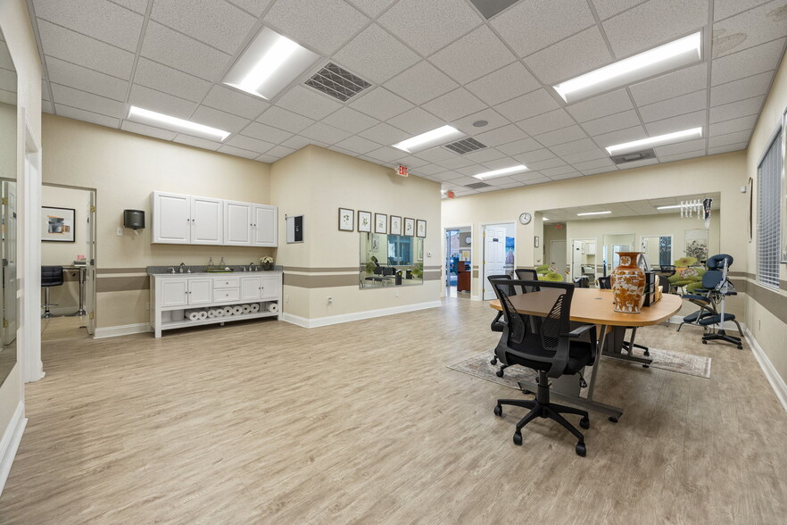 More Photos Of 4966-4968 Royal Gulf Cir, Fort Myers Medical For Sale
