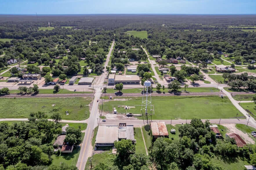 More Photos Of 131 Commerce st, Lovelady General Retail For Sale
