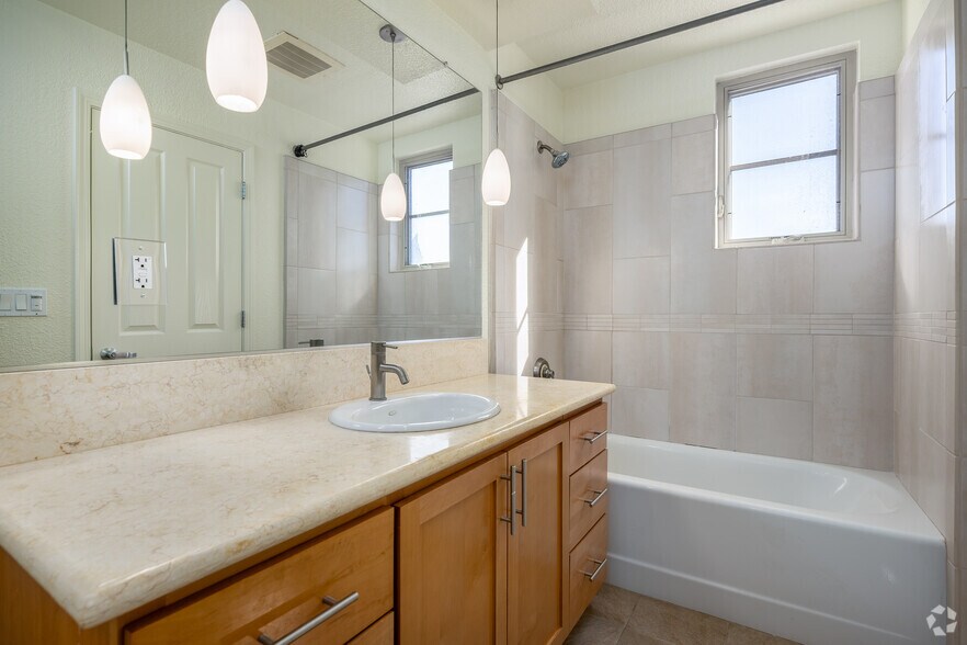 More Photos Of 1024 2nd St, Sacramento Apartments For Sale