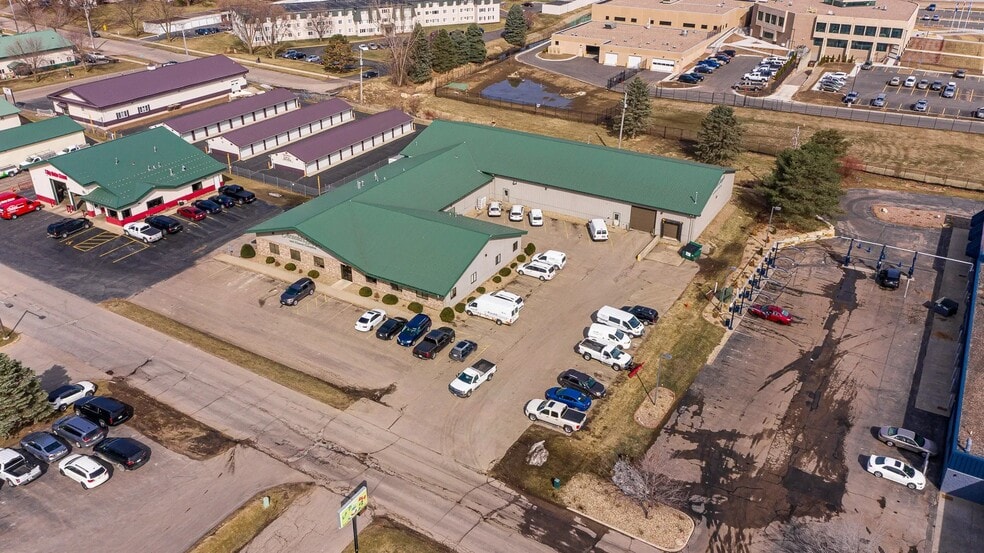 More Photos Of 835 38th St NW, Rochester General Retail For Lease