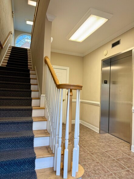 More Photos Of 2758 Electric Rd, Roanoke Medical For Lease